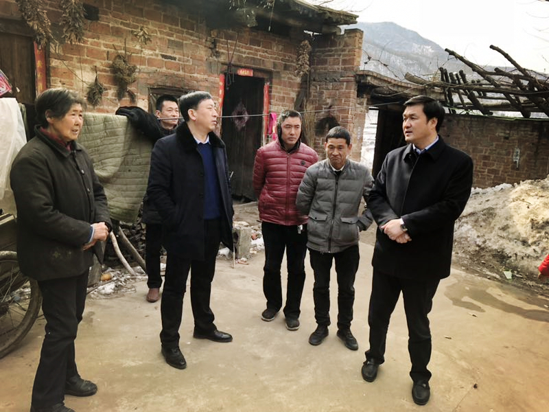 民建“組團”慰問，企業(yè)送溫暖到家